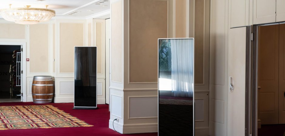 Digital Signage | Vertical Model