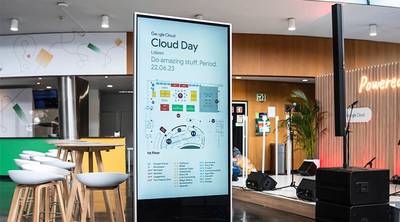 Digital Signage | Vertical Model